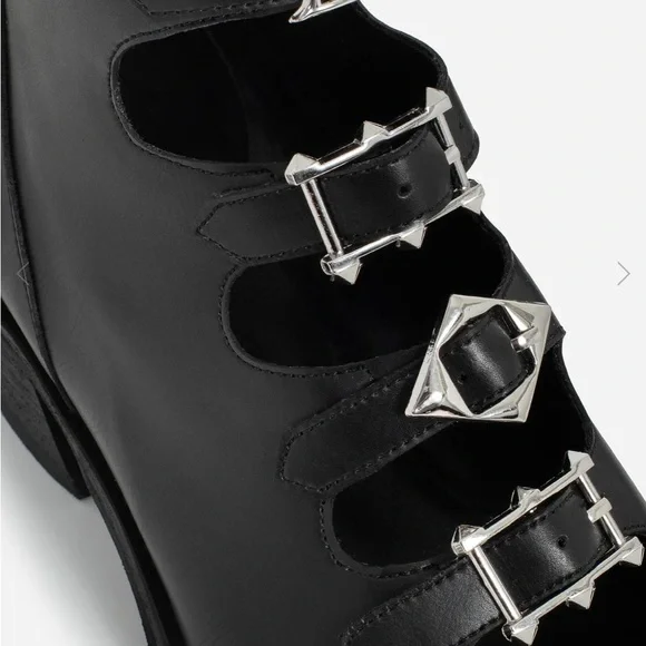 Sz 7 Bridgette Disturbia buckle booties :) - Picture 4 of 13